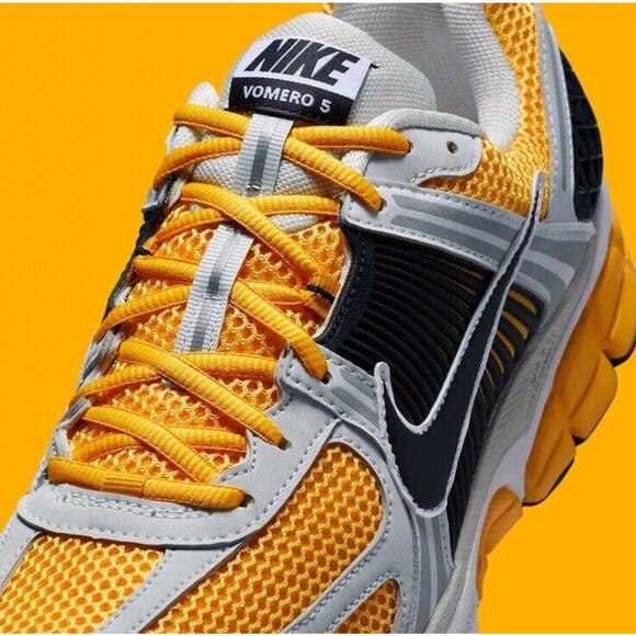NIKE ZOOM VOMERO 5 University Gold / Photon Dust FB9149-002 Men\'s Size 11 New main image 5